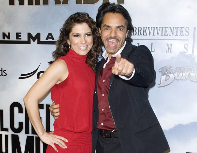 La intérprete aseguró que ya está todo listo para el enlace matrimonial con Eugenio Derbez y que esperan pronto convertirse en padres.