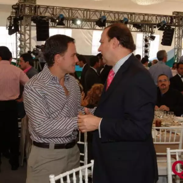 Bernardo de la Garza, Tristan Canales