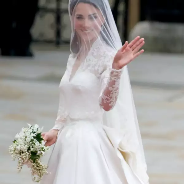 ¿El mayor acierto de Kate? Un vestido de novia que se ha convertido en outfit de culto.