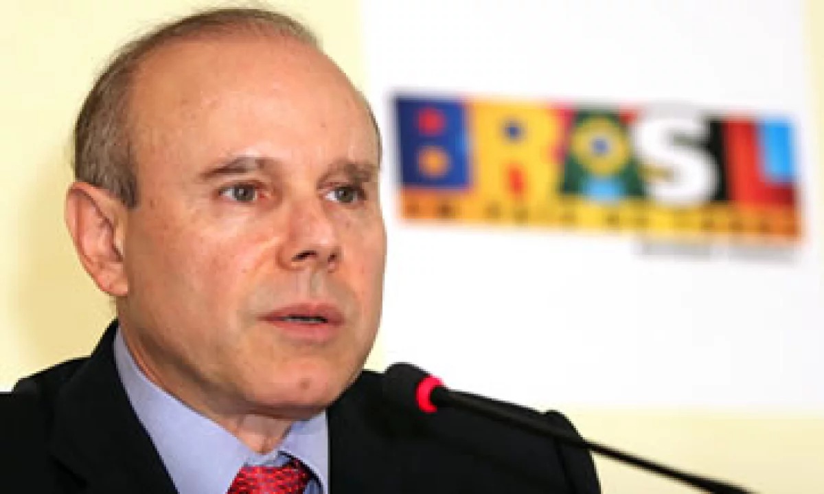 El ministro de Hacienda de Brasil, Guido Mantega, evitó manifestar cualquier apoyo a Agustín Carstens cuando el mexicano estuvo el país. (Foto: AP)