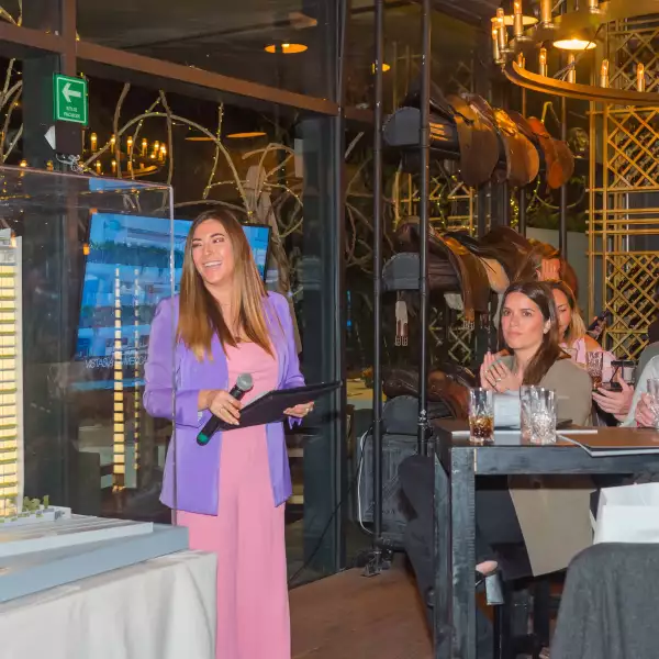 Presentación Naara La Mexicana