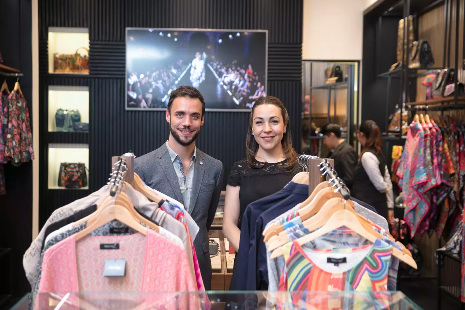 Lanzamiento de las argollas matrimoniales de Pineda Covalín