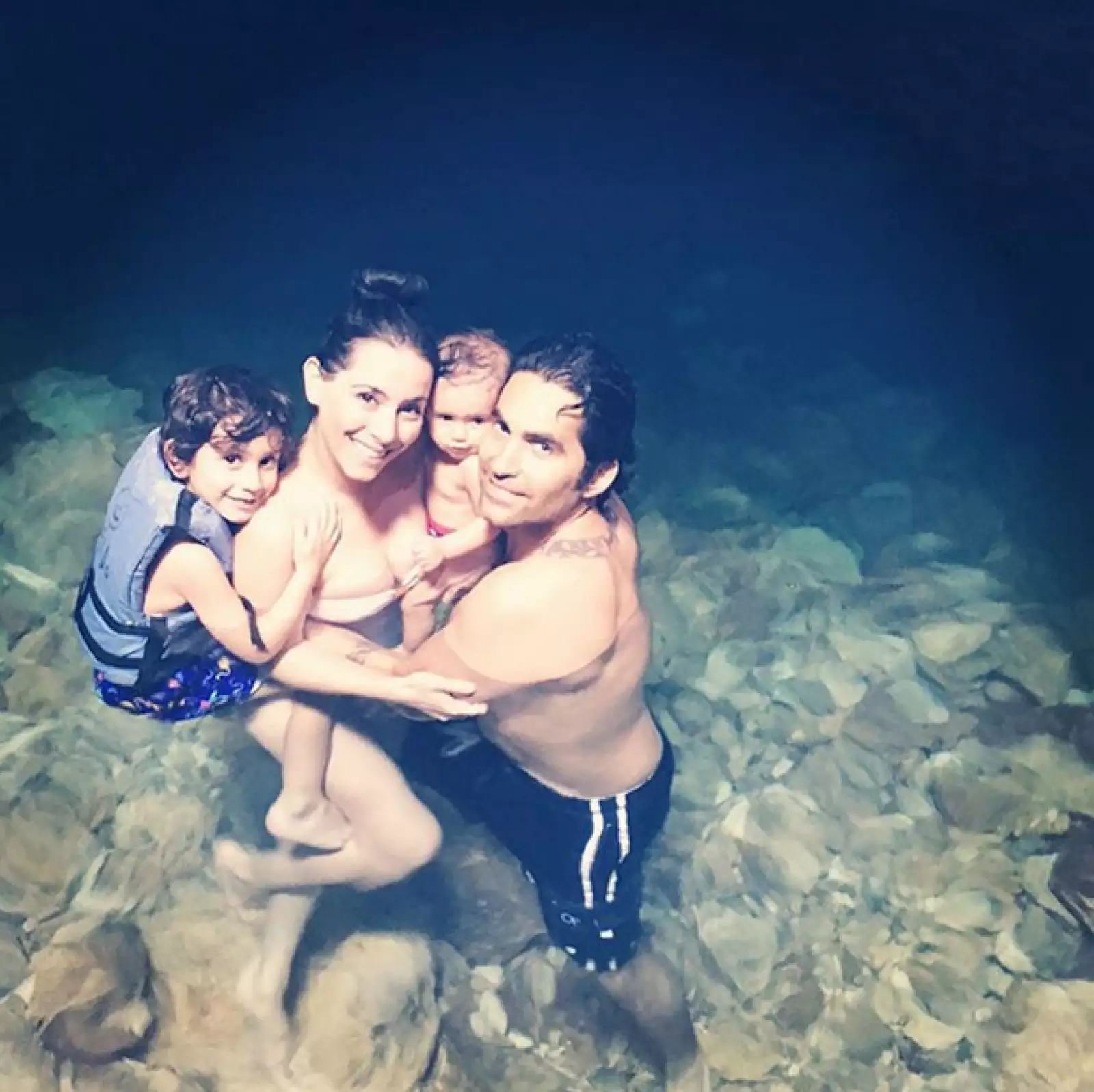 La famila Kneeland Lizaldi.