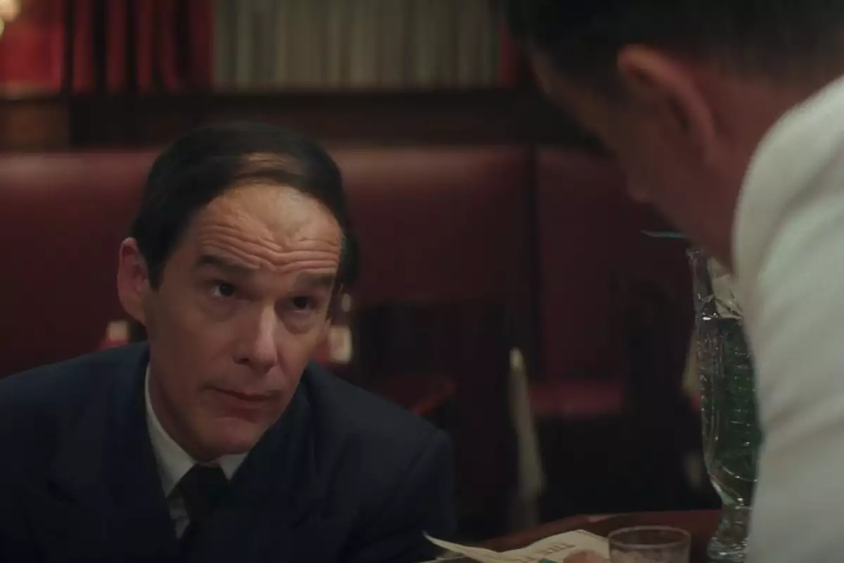 Ethan Hawke caracterizado como Lorenz Hart en la película Blue Moon nominada al Oscar 2026.