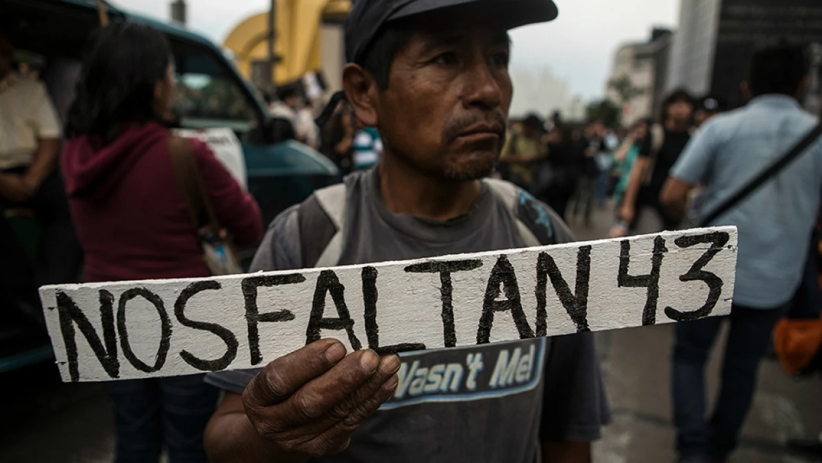 marcha ayotzinapa gale