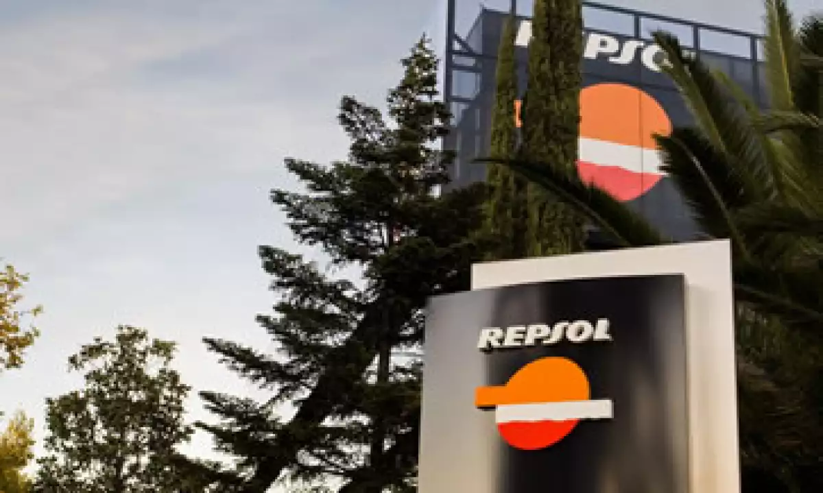 Pemex pagó 1,600 mdd por elevar su participación accionaria en Repsol. (Foto: AP)