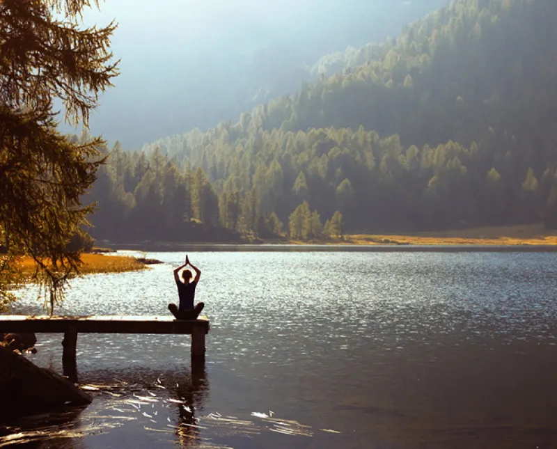 El mindfulness es una de esas prácticas que además de ser muy efectiva y FÁCIL, realmente genera un cambio impresionante en el bienestar de las personas. ¿En qué consiste? Descúbrelo aquí.
