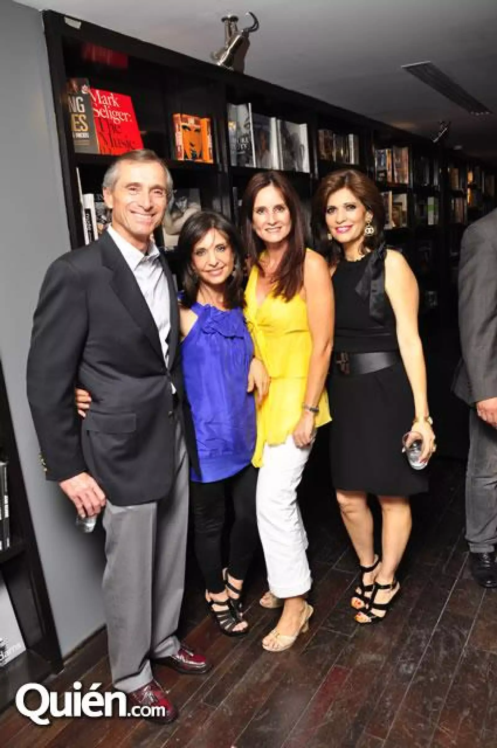 Carlos Robles,Lourdes Robles,Mariana Urrea,Mónica Leaño.