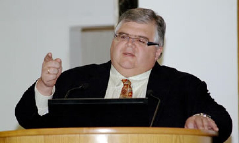 Los bancos deben fortalecerse algunas líneas de crédito, como en el mercado hipotecario, señaló Carstens. (Foto: Notimex)