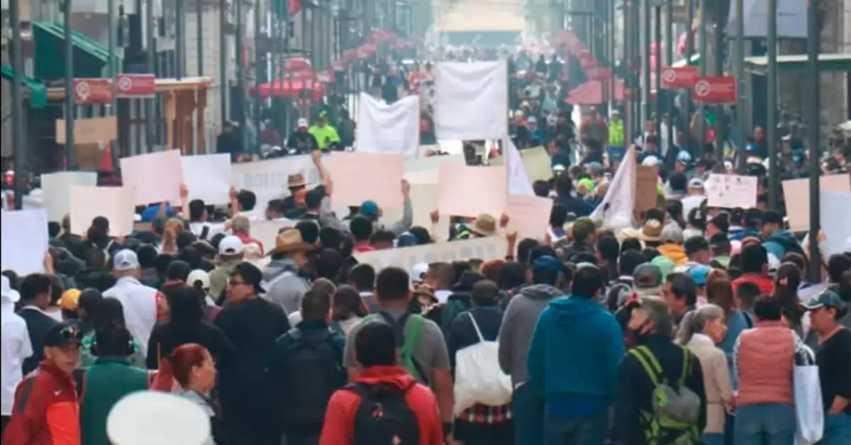Mega bloqueo en CDMX hoy: marcha de comerciantes afecta vialidades y transporte público 