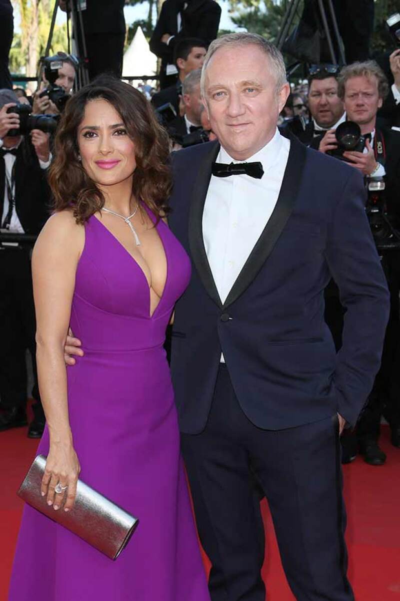 Salma y su esposo se mostraron románticos durante el evento.