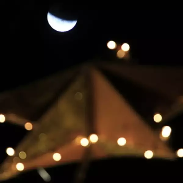 Un eclipse total de luna se aprecia desde San José