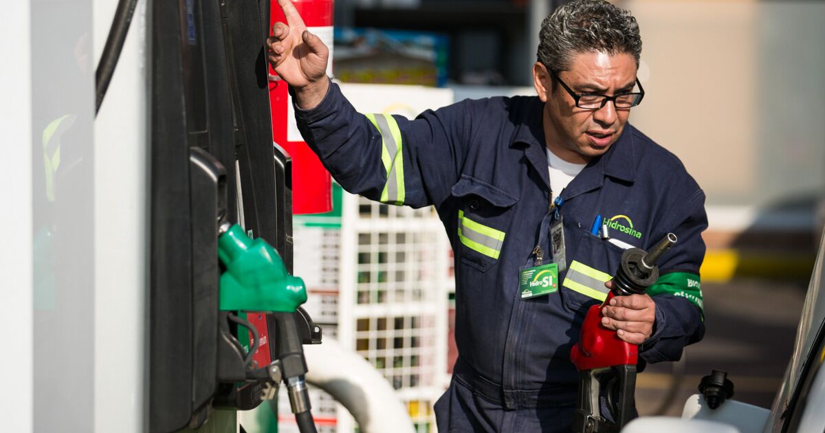 Meksikalılar arka arkaya onuncu hafta boyunca benzin için tam IEP'leri ödeyecek