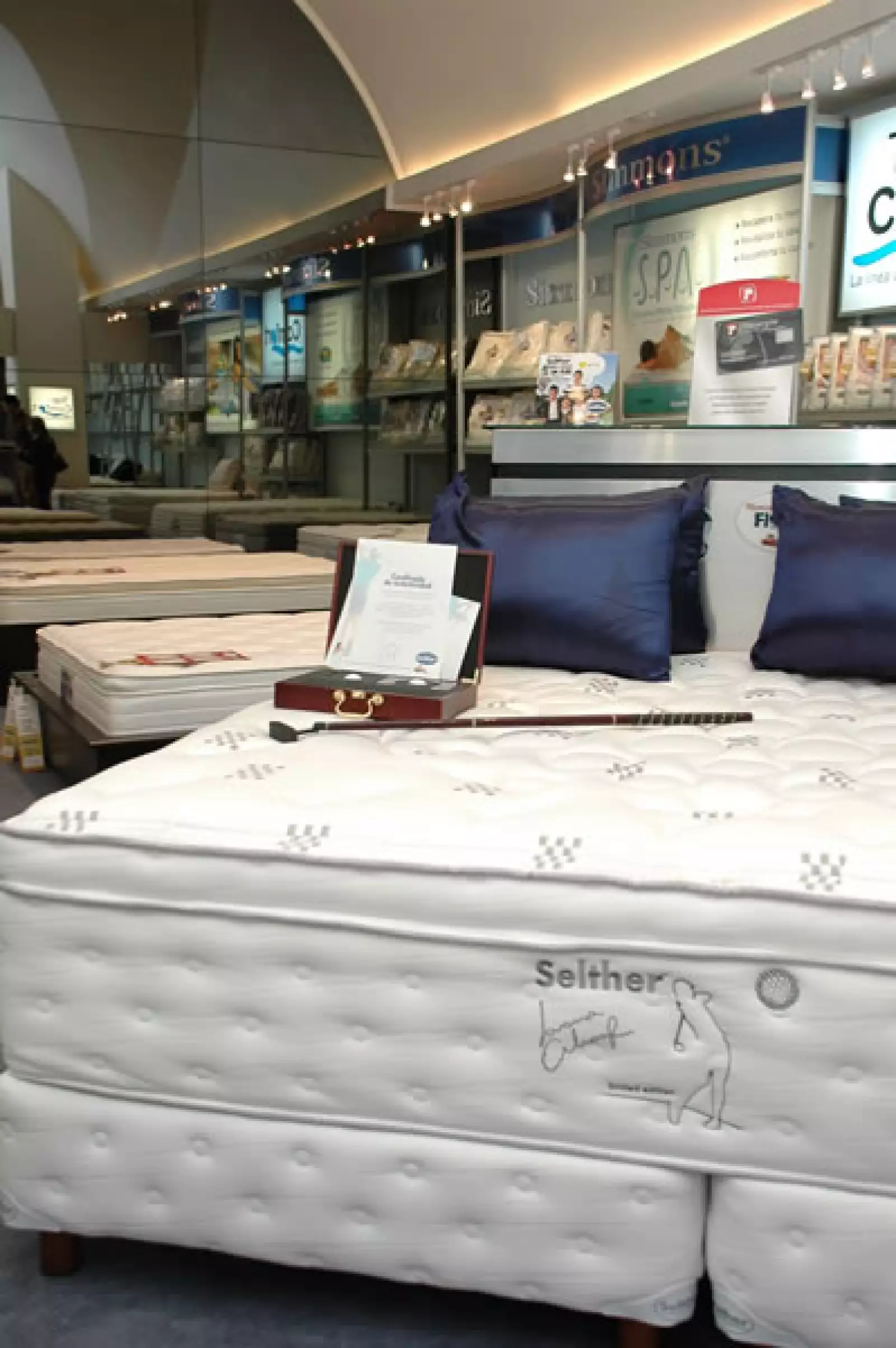 Presentación colchón Selther Lorena Ochoa