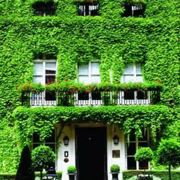 Hotel Pavillon de la Reine, París