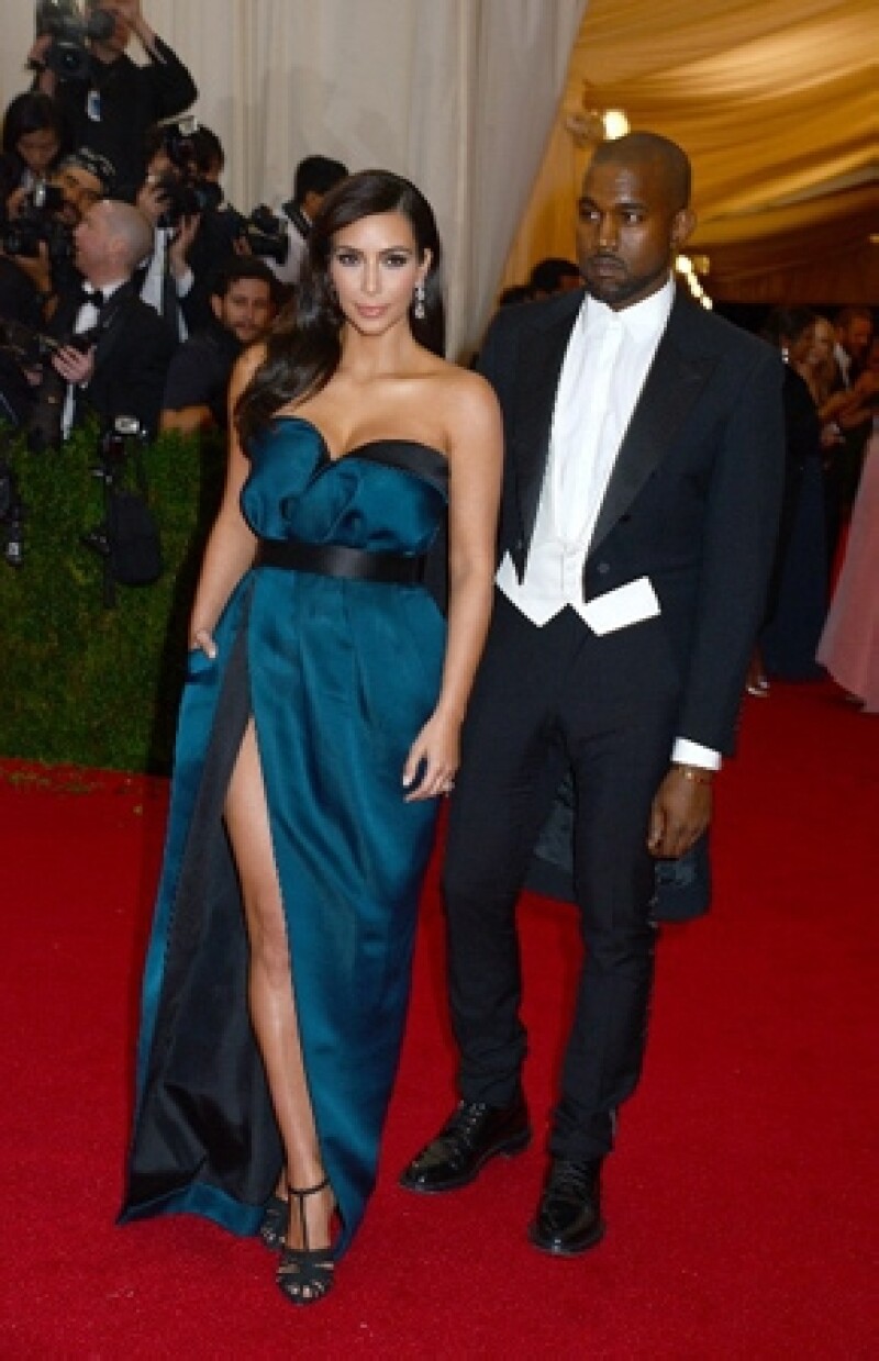 No se sabe qué marca usará para su gran día con Kanye West que ocurrirá al 24 mayo, pero se dice que podría ser Balmain.