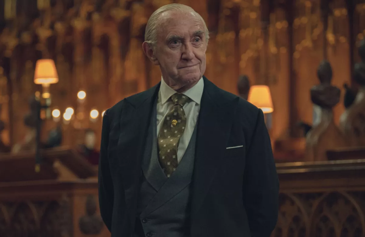 Jonathan-Pryce-the-crown.jpg