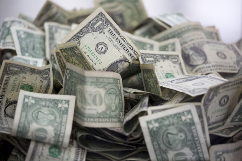 Menos dinero, pero más operaciones