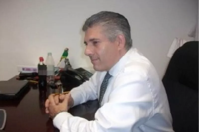 Carlos Valenzuela Canseco, de 44 años, murió tras ser arrollado por una unidad del Metrobús cuando intentaba atravesar Avenida Insurgentes, en la Colonia Juárez, Delegación Cuauhtémoc.
