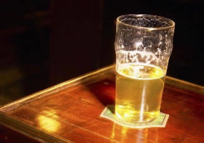 Los estadounidenses disminuyen el consumo de cerveza importada. (Foto: Jupiter Images)