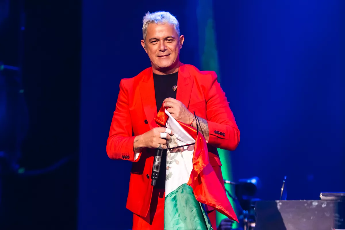 Alejandro Sanz durante su concierto en Monterrey