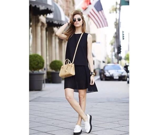 ¿Tienes un date? Este look será todo un éxito.