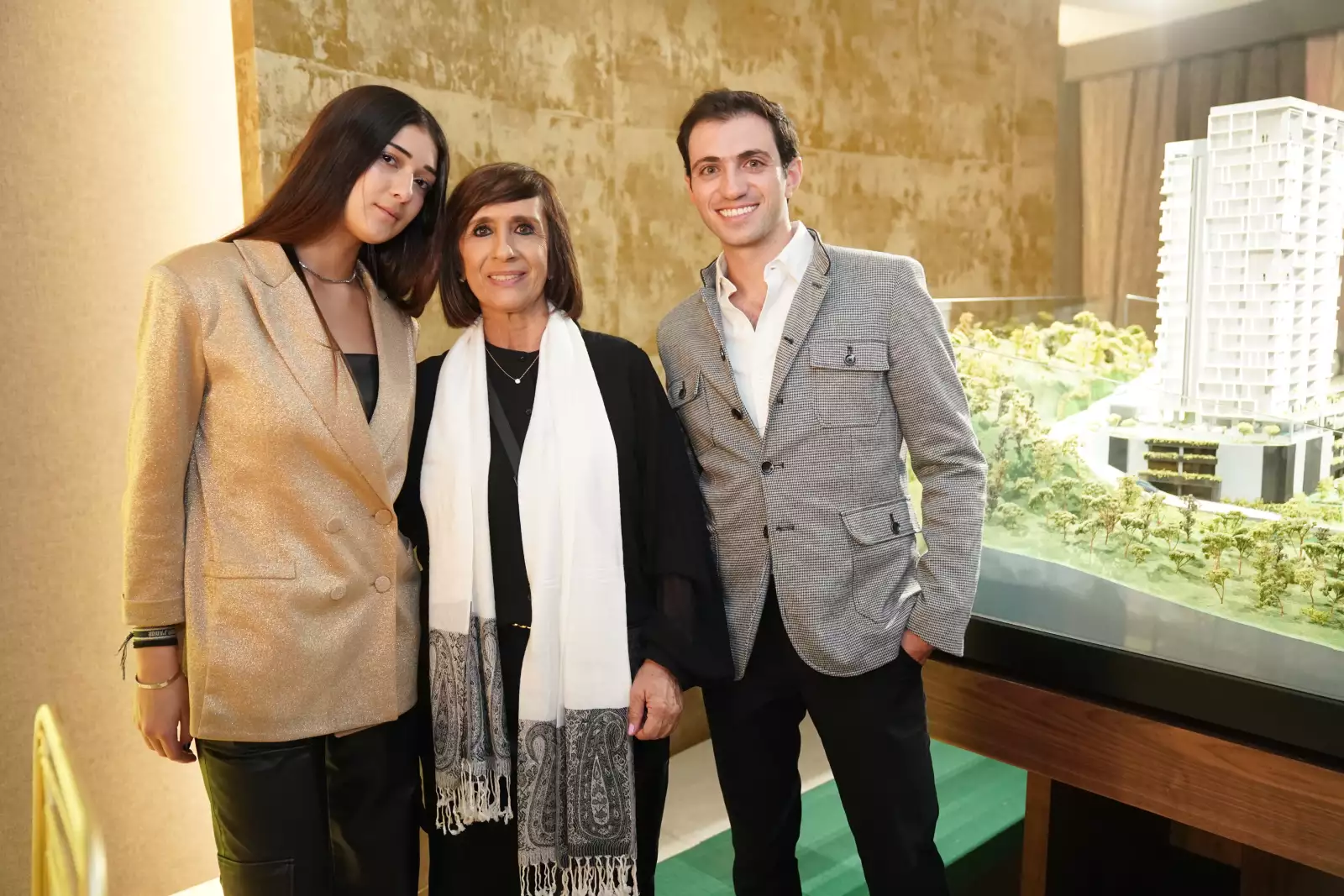 Sarah, Sary y Alexander Shamosh
