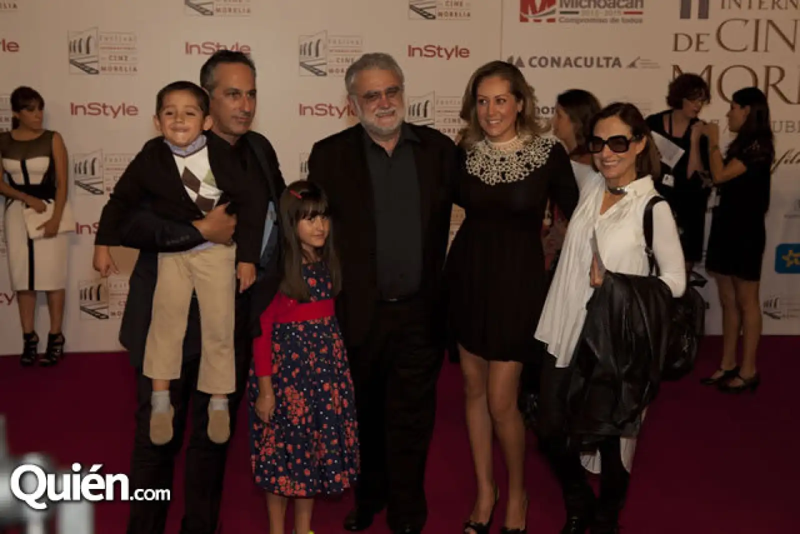 Julio Bracho con su familia