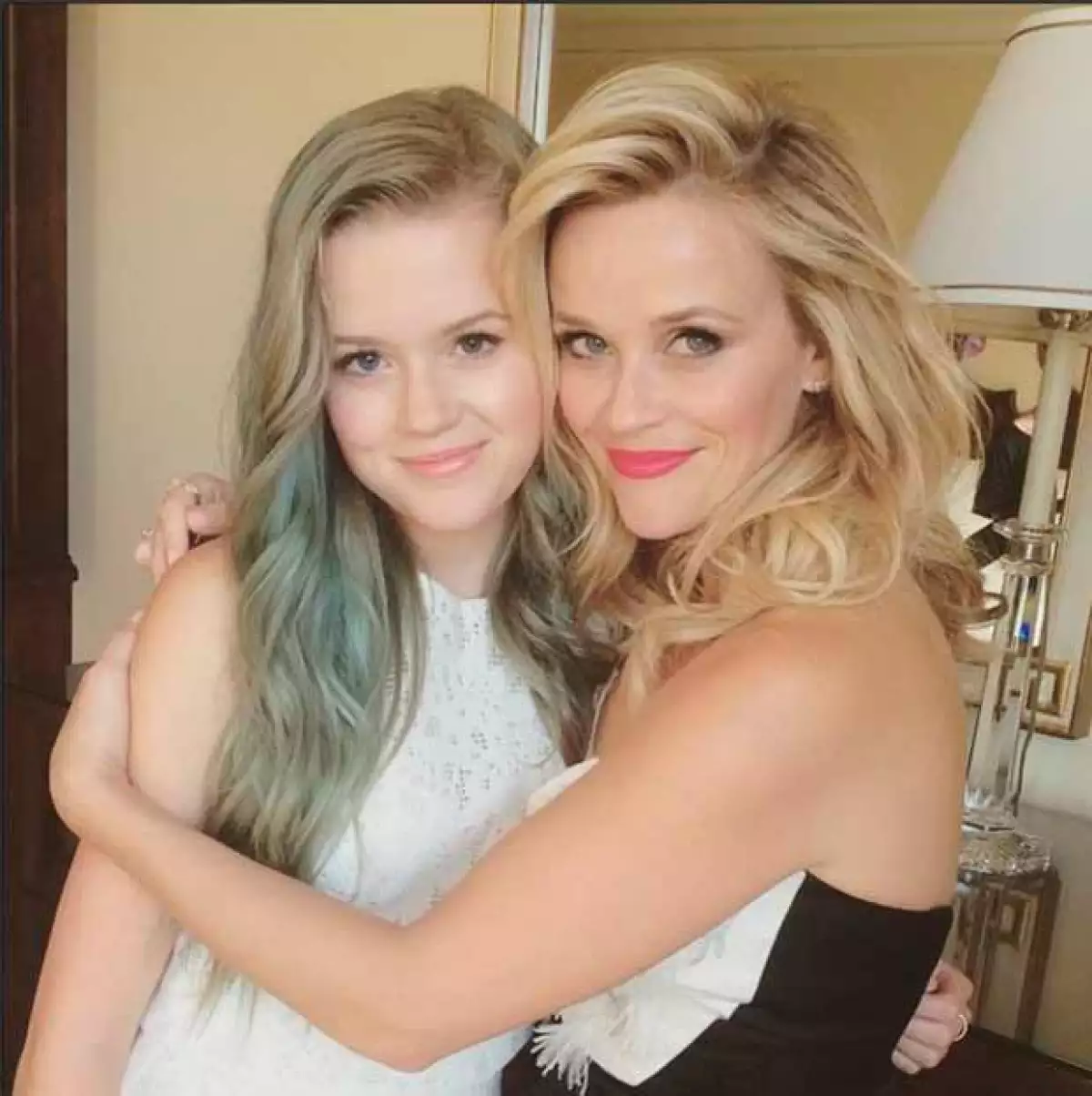 Esta fue una de las primeras fotos en las que se veía el increíble parecido de Reese y su hija.