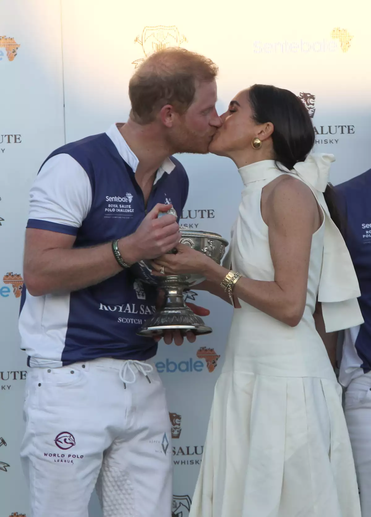 Meghan Markle y el príncipe Harry aparecen en un partido de Polo benéfico. 