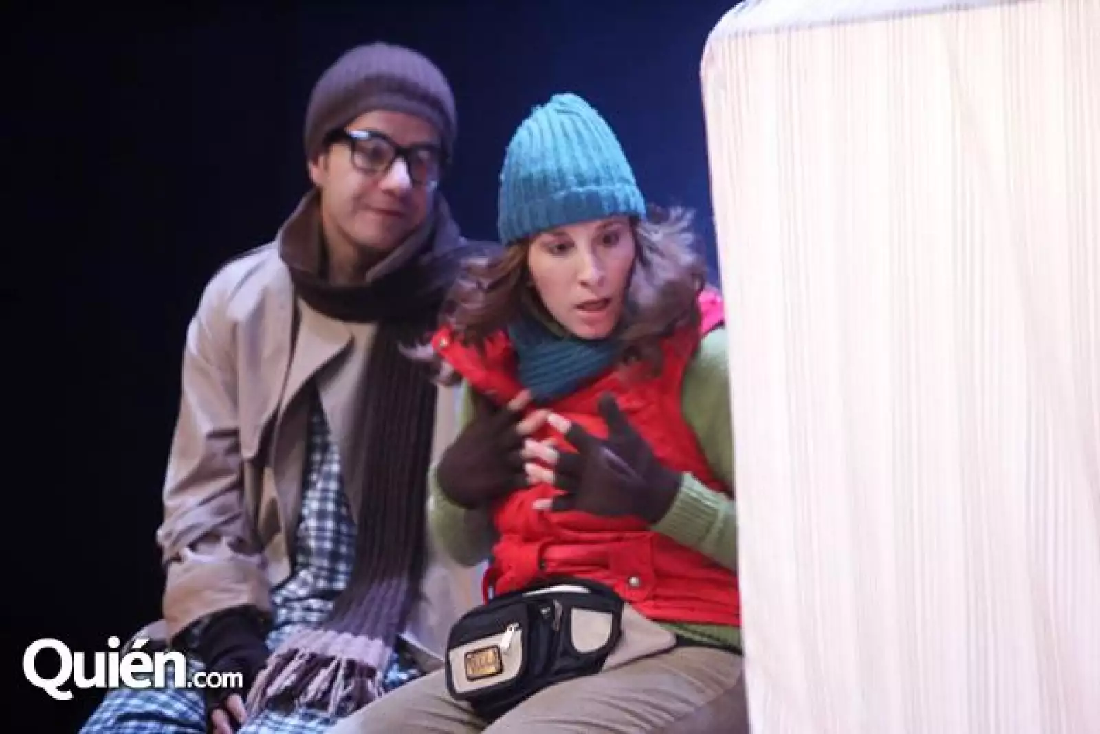 Escenas de la obra Casi un Pueblo