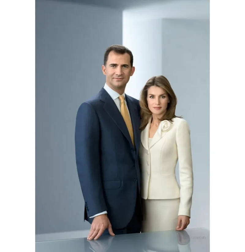 Para conmemorar su décimo aniversario, los Príncipes de Asturias publicó una imagen de carácter formal en la página de internet de la Casa Real.