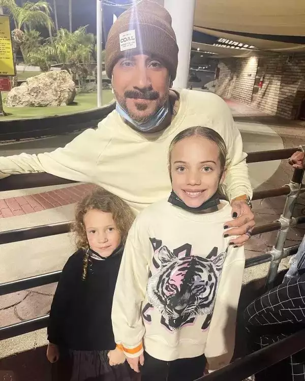 AJ McLean, Lyric y Elliott