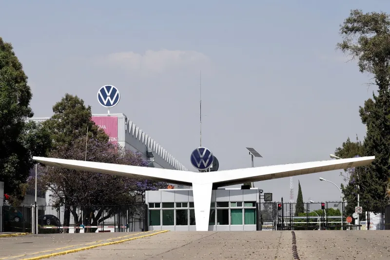 Entrada de la planta de VW en Puebla.