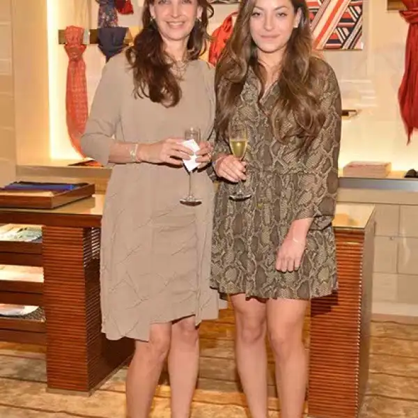 Martha y Mariana Aguirre.
