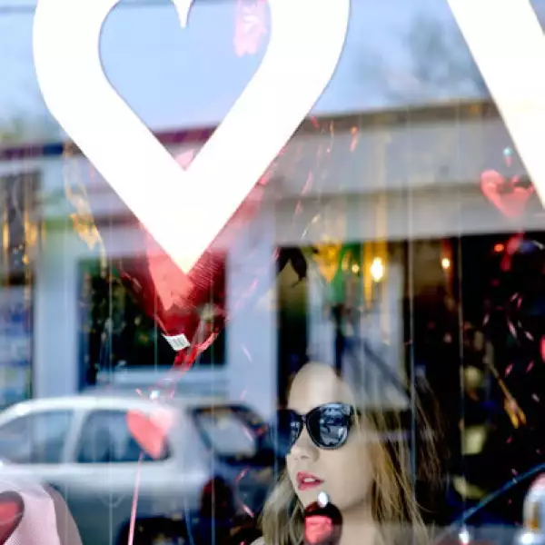 Fernanda Velasco en Hellove