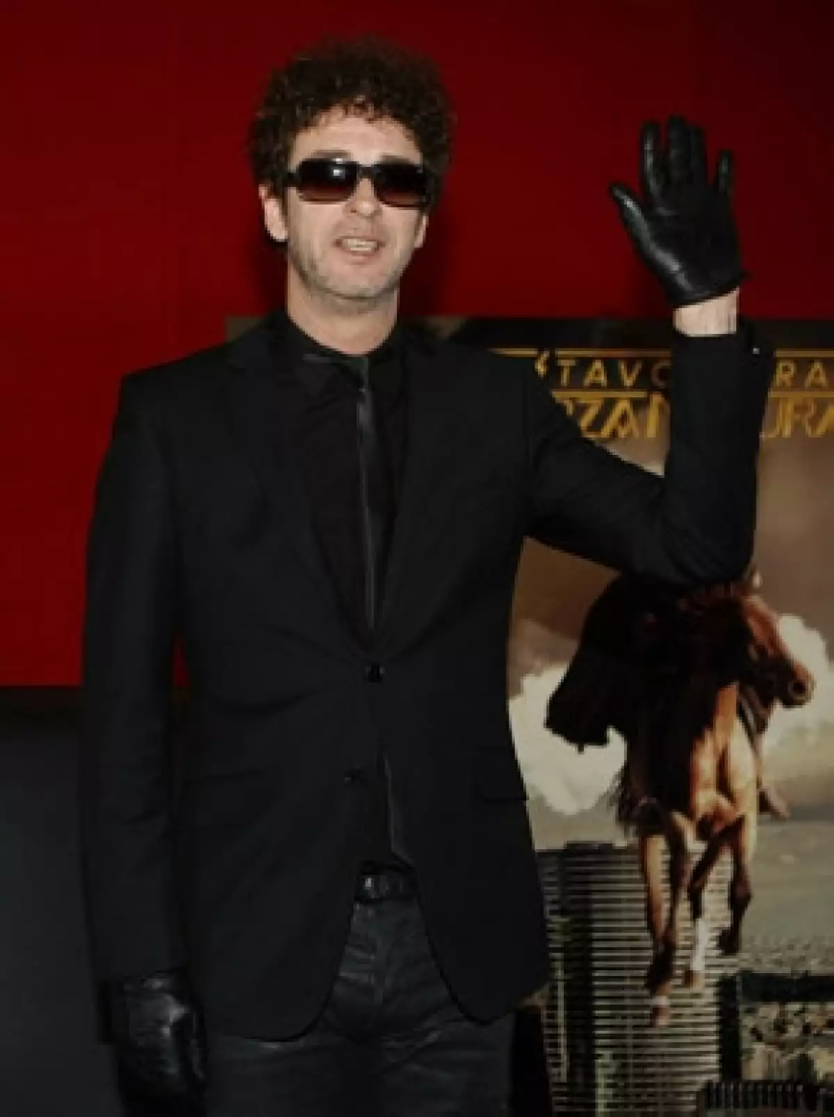 La tragedua del cantante comenzó el 16 de mayo del año pasado, cuando al término de un recital en Caracas el artista se sintió mal y fue internado en una clínica.