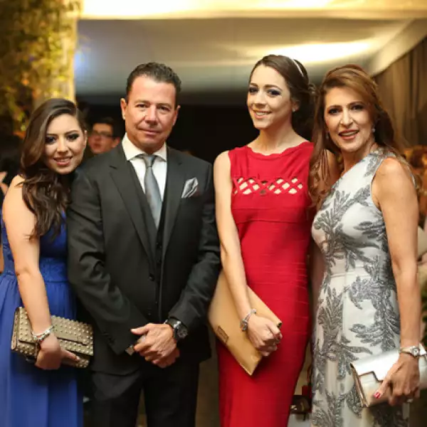 Natalia Gama, Eduardo Bajos, Isabela Bajos y Lorena Rojas