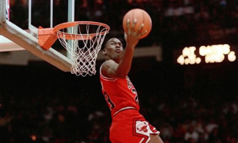 Jordan y el comisionado de la NBA, David Stern, son coanfitriones de una cena para recaudar fondos con Obama. (Foto: AP)