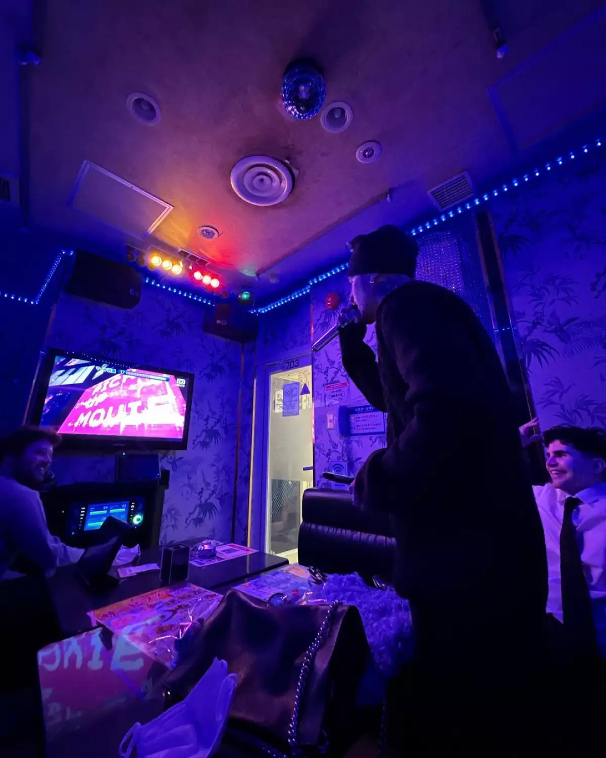 Nodal y Cazzu reciben Año Nuevo con Rosalía y Rauw Alejandro