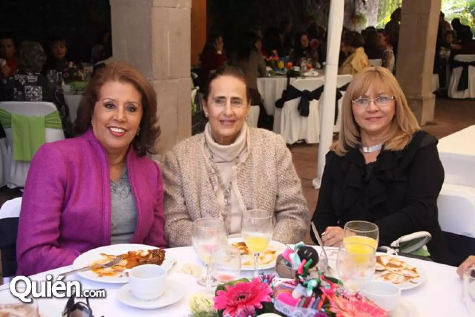 Desayuno Homenaje Desfile trajes de ?ca