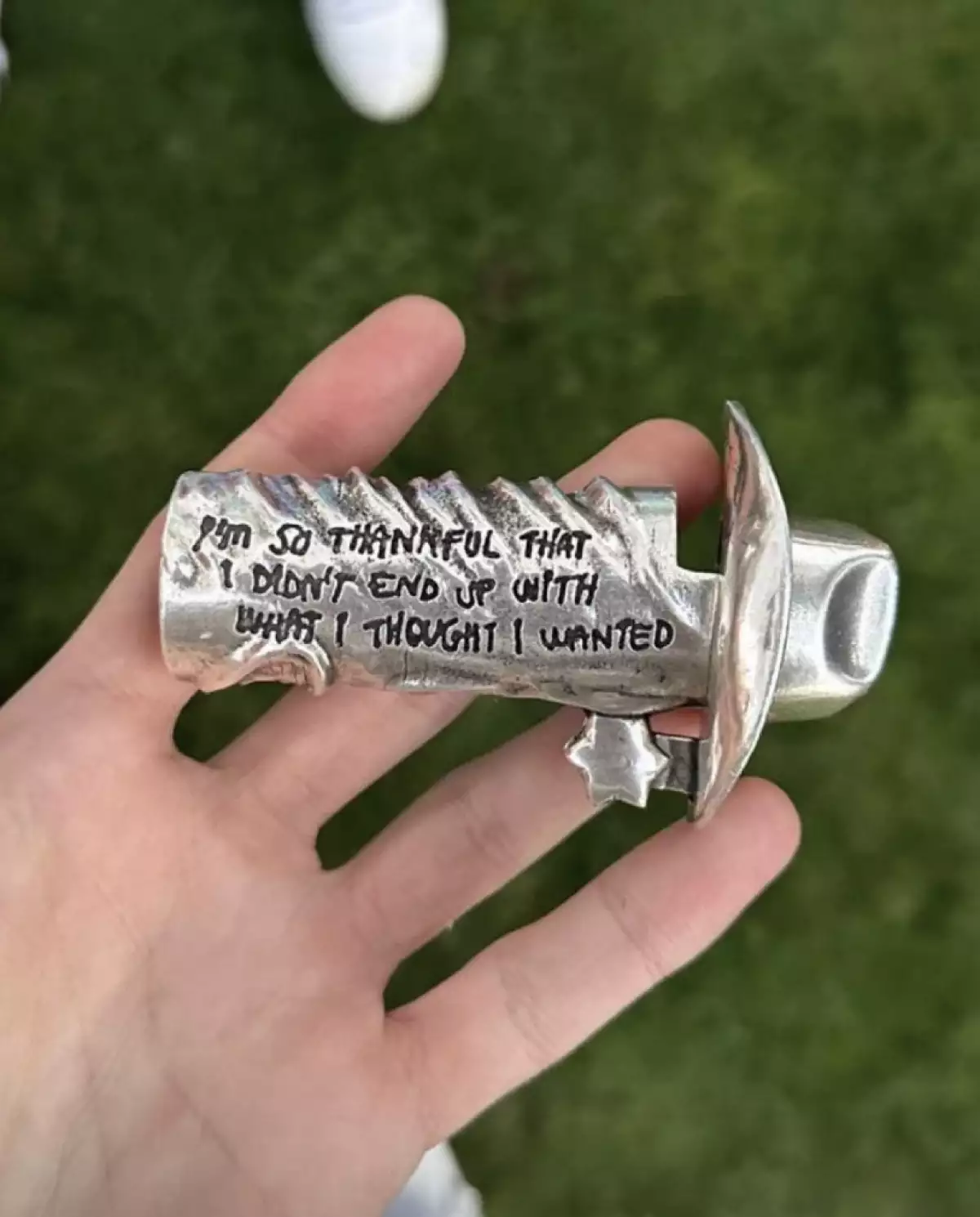 Cubierta para encendedor que Justin Bieber regaló a sus invitados como recuerdo de su fiesta de cumpleaños