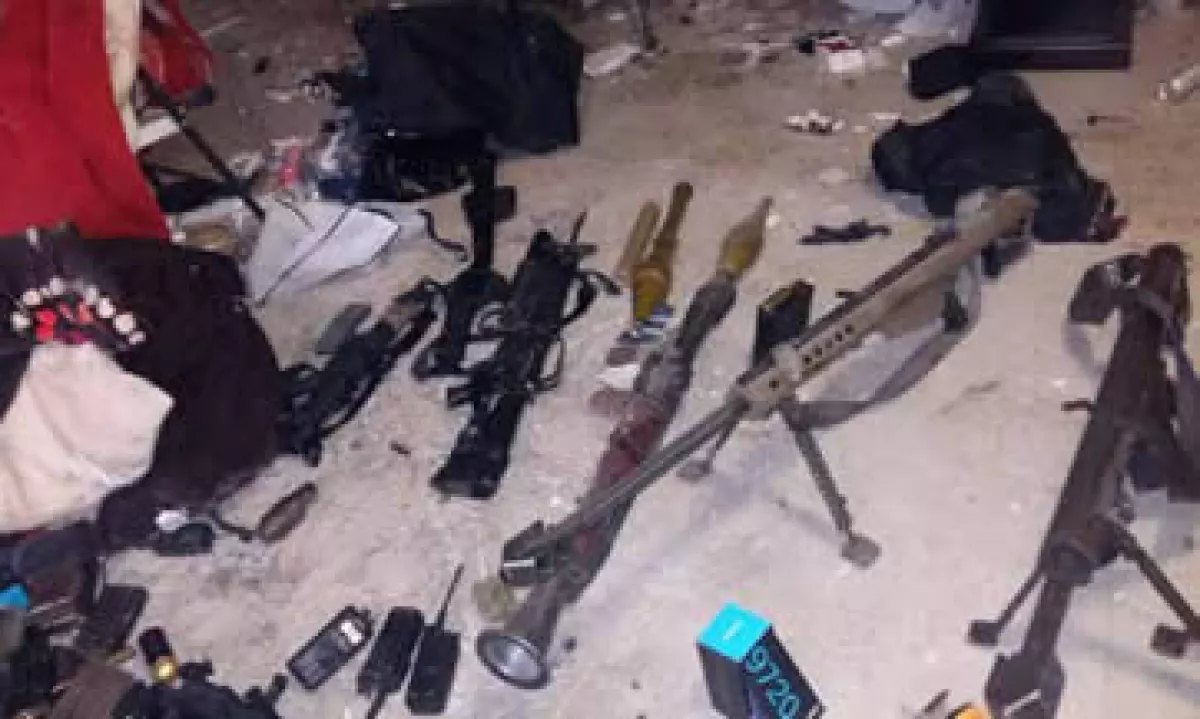 Parte del arsenal incautado en la casa del capo, donde estaban las armas estadounidenses (Foto: Secretaría de Marina)