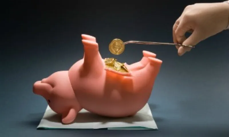 6 de cada 10 tarjetahabientes pagan intereses sobre sus consumos. (Foto: Thinkstock)