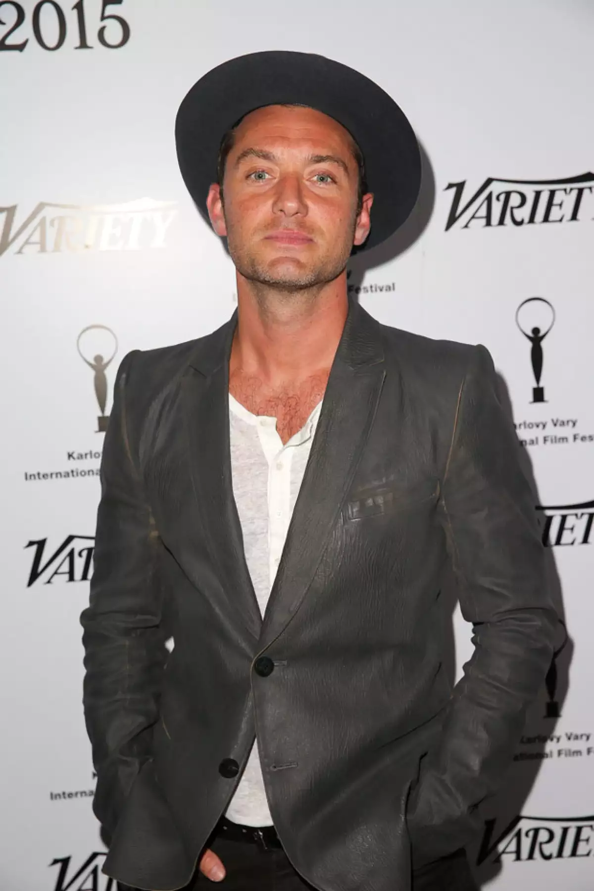 Jude Law perdió su oportunidad con Sienna Miller incluso cuando le pidió perdón por su infidelidad públicamente.