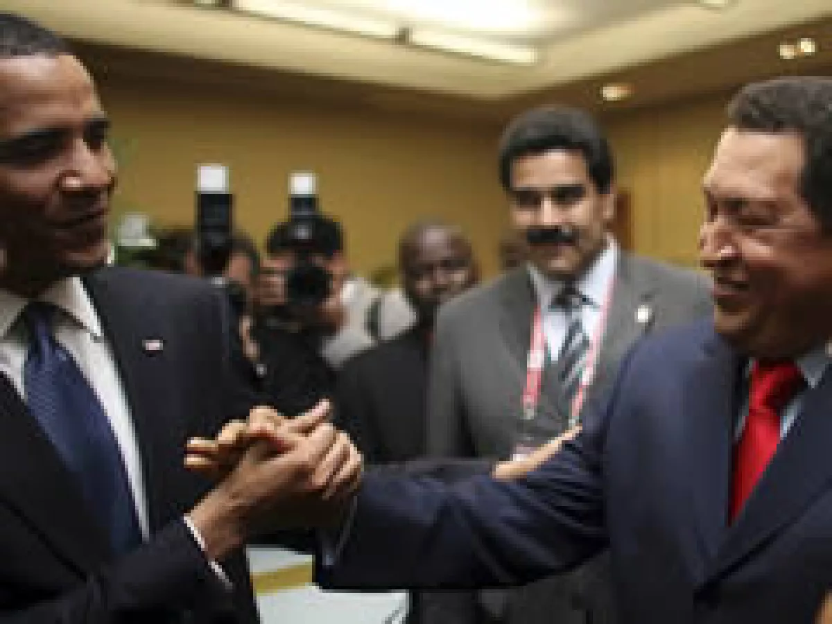 Chávez (d) le dijo a Obama que quería ser su amigo. (Foto: Reuters)