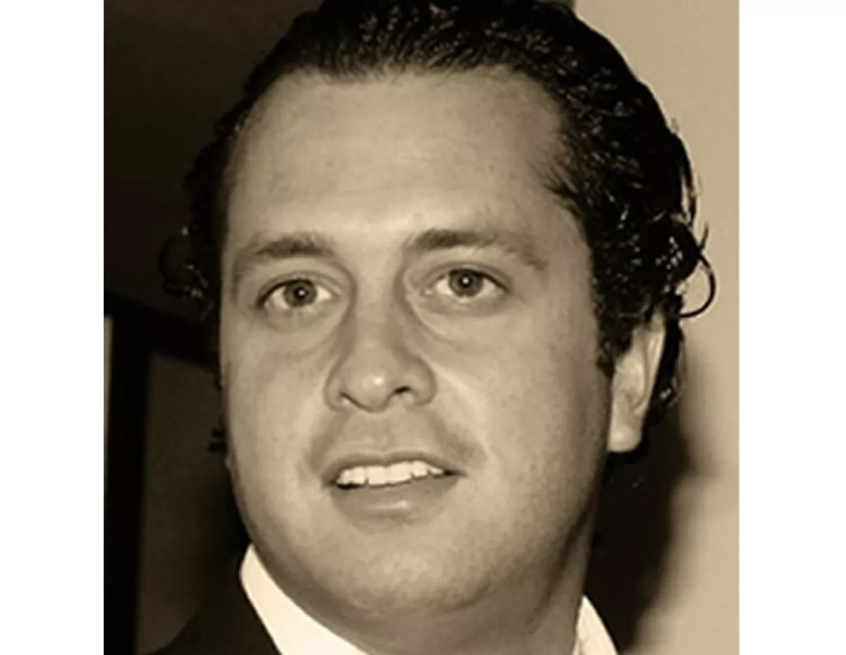 Ernesto Zedillo Jr. ejerce la profesión de arquitecto en varios despachos.