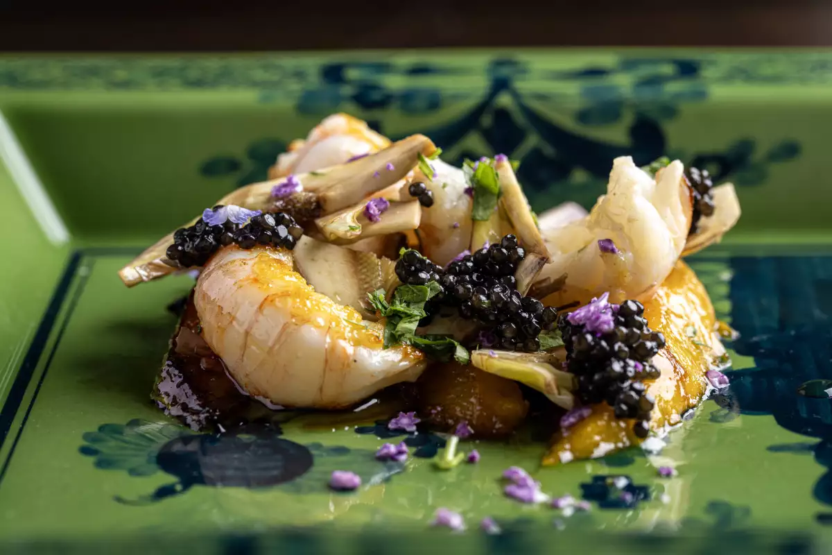 RFH_Cafe_Ginori_at_Hotel_de_la_Ville_Chef_Pierangelini_Scampi_caramelized_mango_from_Sciacca_artichokes_Asetra_caviar_H4A9947.jpg