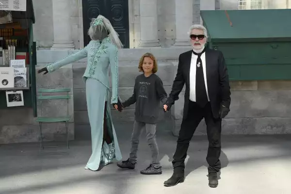 Chanel : Runway - Paris Fashion Week - Haute Couture Fall Winter 2018/2019