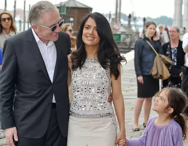 François-Henri Pinault es padre de cinco hijos de diferentes mujeres. Aquí con Valentina Paloma Pinault y su esposa Salma Hayek.